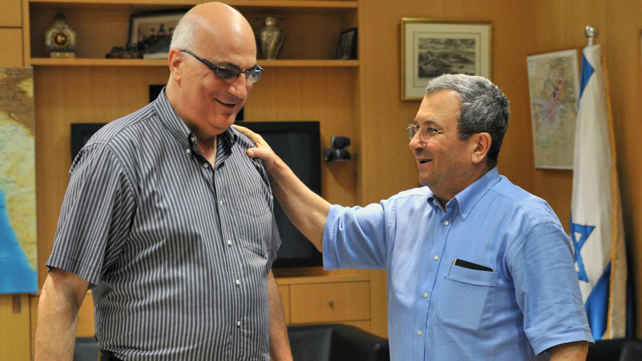 דוד מידן לצד שר הביטחון לשעבר אהוד ברק