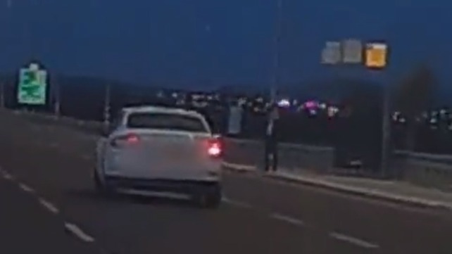 רכב סוטה לעבר חרדי