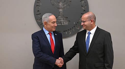 ראש המוסד הנכנס רומן גופמן עם ראש הממשלה בנימין נתניהו