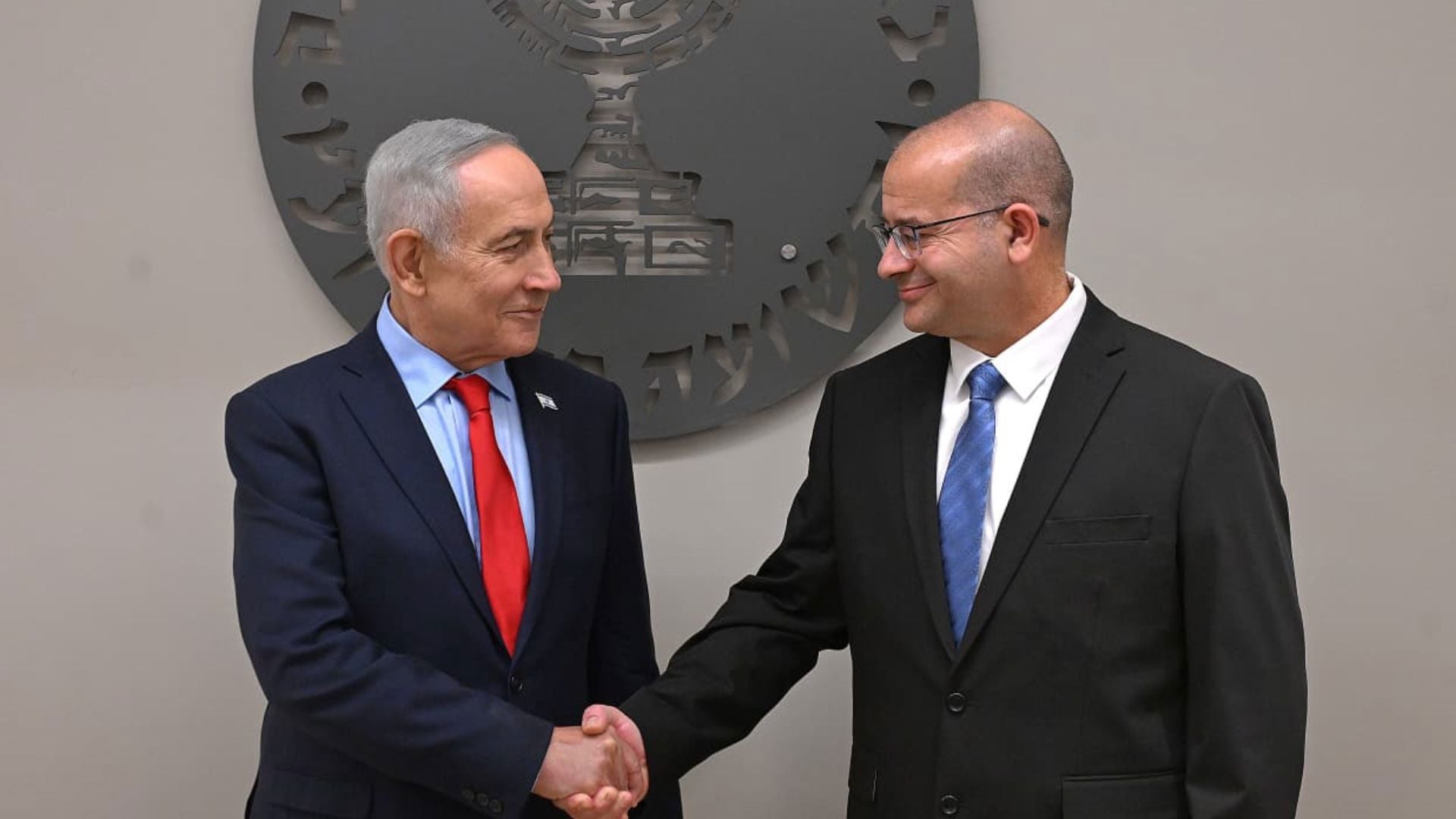 ראש המוסד הנכנס רומן גופמן עם ראש הממשלה בנימין נתניהו