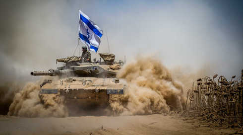 אש נפתחה לעבר כוח צה"ל בגבול רצועת עזה, הצבא השיב בירי טנק