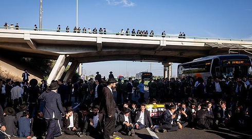 הפגנת חרדים נגד מעצר עריקים