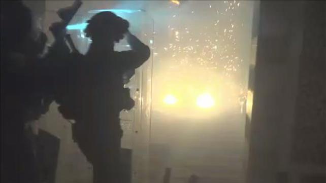 תיעוד: האלימות שקדמה לכניסת השוטרים לאל-אקצא