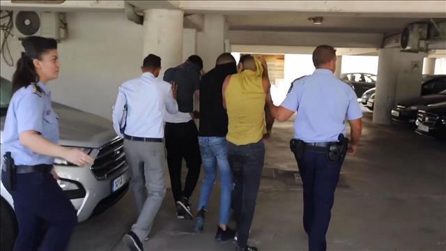 קפריסין אונס איה נאפה החשודים מובאים לדיון בביהמ"ש