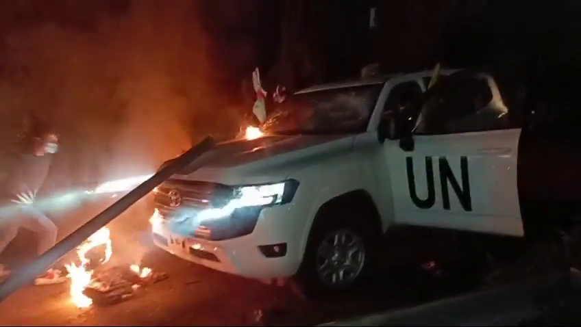 תומכי חיזבאללה תקפו רכב של יוניפי"ל