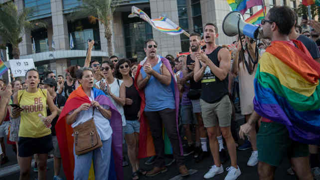 מחאת הלהט"בים בתל אביב