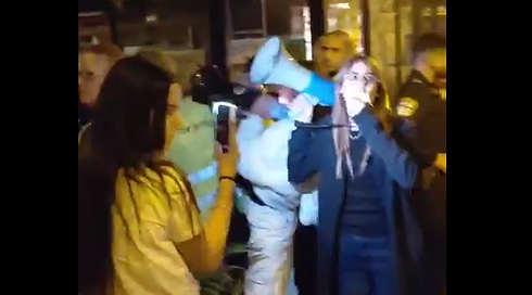 פעילי ימין ניסו להתפרץ להקרנת טקס יום הזיכרון הישראלי-פלסטיני בת"א