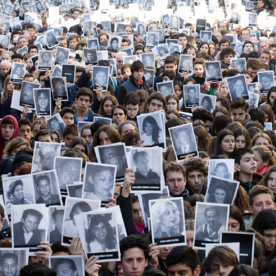 AMIA, 28 años: "Todo pasó en segundos, y después un silencio impresionante"
