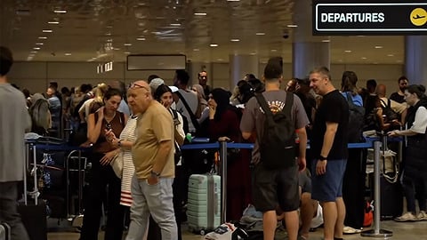 עיכובי ענק, נזק כספי והמוני נוסעים מתוסכלים: מי אשם בכאוס בנתב