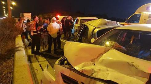 14 פצועים, בהם תינוקת במצב בינוני, בתאונה בכביש 6 במרכז הארץ