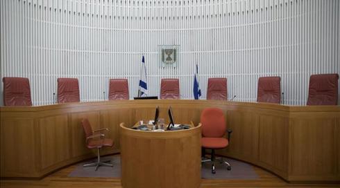 בית המשפט העליון דן בביטול אזרחותם של שני מחבלים