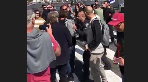"אני טרוריסטית? טרוריסטים רצחו את אבא שלי"