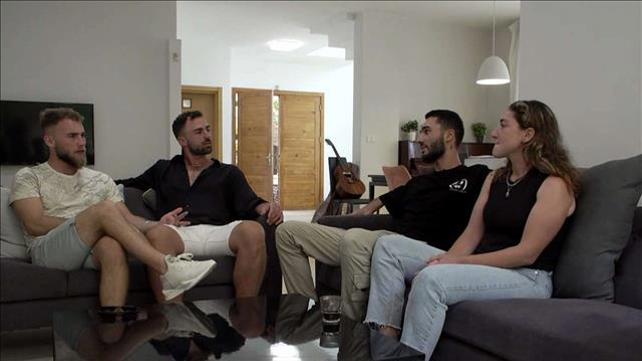 "הוא סגר אותי שבוע בבוידעם": ילדיו של דניאל אמבש מתחילים מחדש 