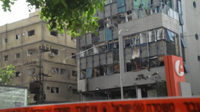 הנפילה ברמת גן: תושבים חוזרים לרגע הפיצוץ, בעלי עסקים אומדים את הנזק