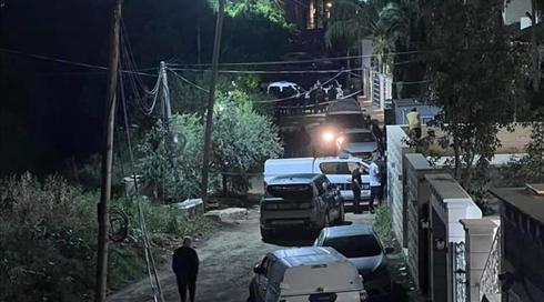 אלמונים ירו על ביתו של ראש עיריית טייבה, מאבטחו נהרג