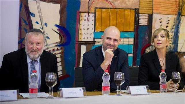 אמיר אוחנה ואמי פלמור