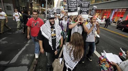 סערה בגרמניה: תומכת BDS תקבל פרס יוקרתי