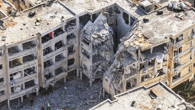 זירת פגיעת הטיל האיראני בחולון, 20.06.25