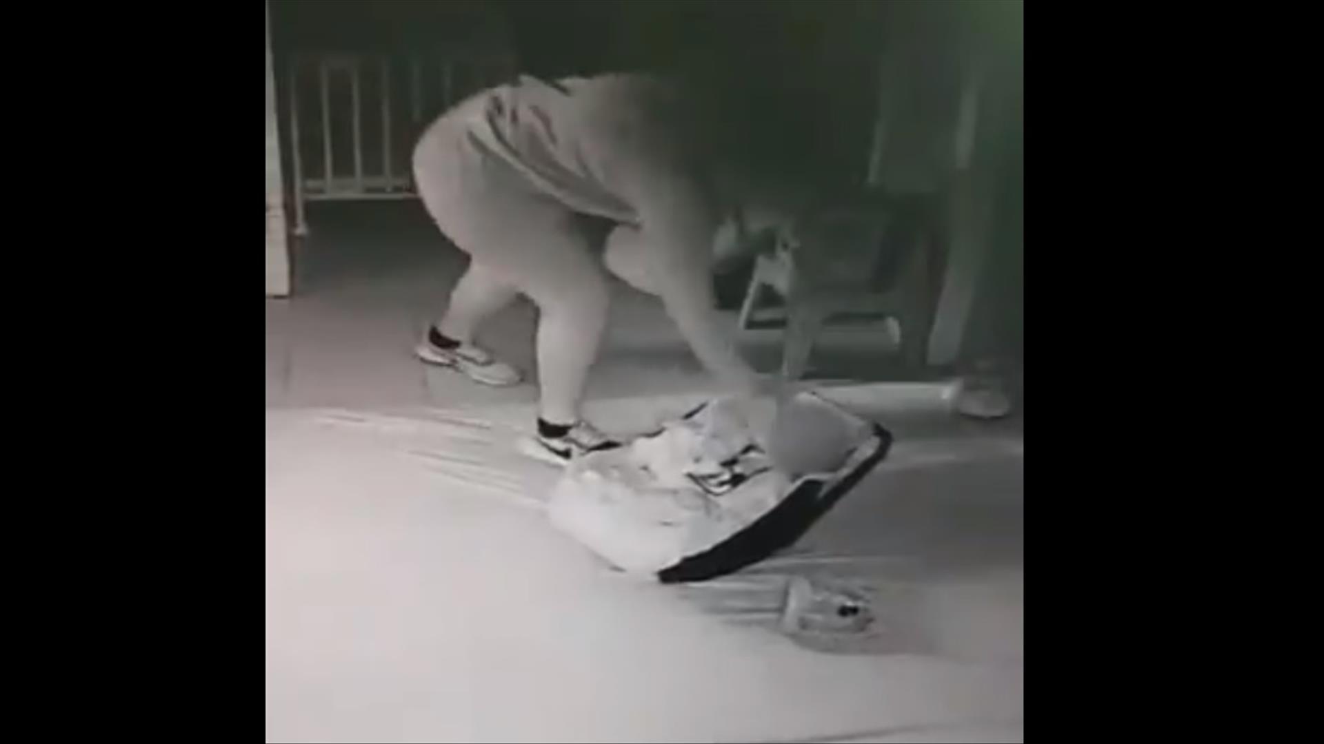 סייעת מתעללת בתינוקת