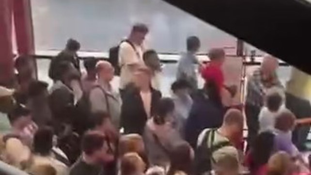 תור בשדה תעופה במוסקווה