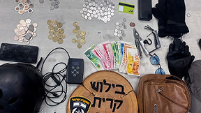 פרץ לעשרות כלי רכב בכל הארץ - כשהוא רוכב על קורקינט