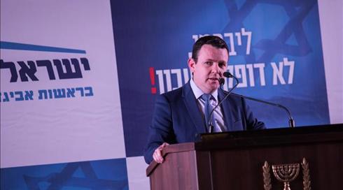 "נהפוך לצבא הגנה להלכה": סערה בשל ריתוק החייל (1)
