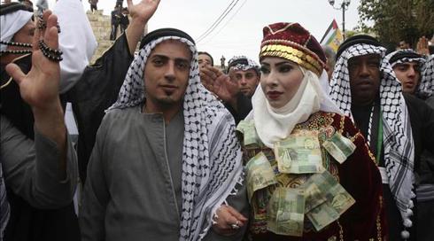 "לפני 18 זה עוול": האם הפלסטינים יעלו את הגיל המותר לנישואים?