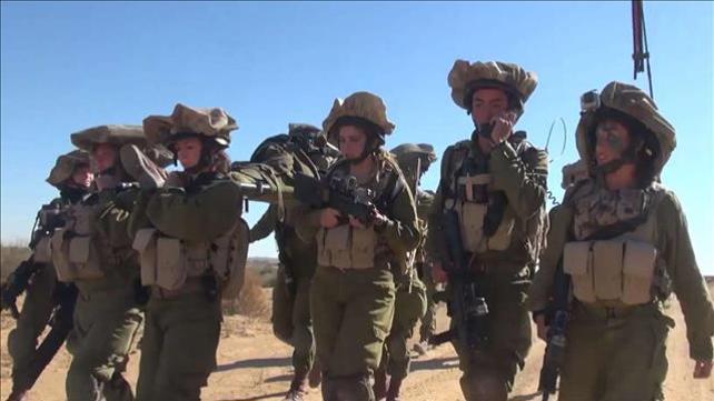 פורצות הדרך: החיילות הראשונות שהתגייסו לגדודים המעורבים