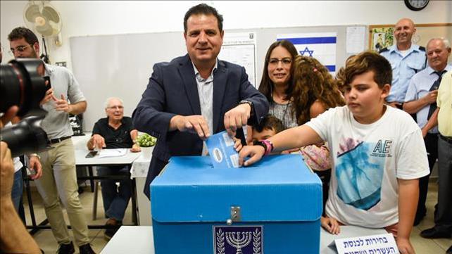 איימן עודה מצביע בבחירות 17.09.19