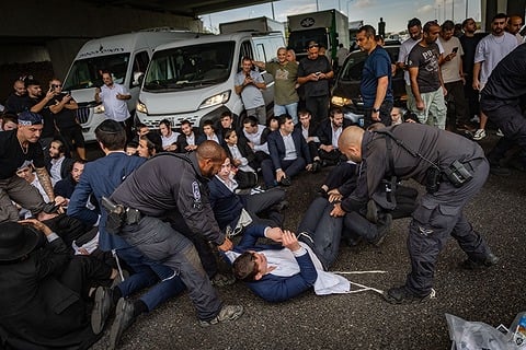 הפגנה של חרדים מהפלג הירושלמי במחלף גן יבנה, 18.10.26