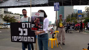 הגוף בישראל, הלב בעזה - והעיניים על קטר: החששות של משפחות החטופים