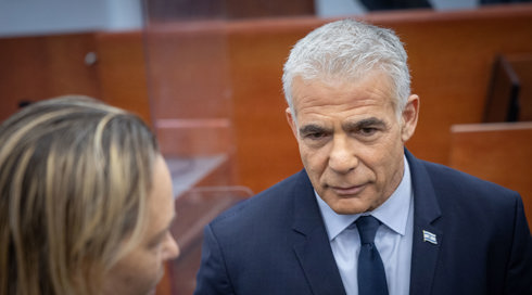 שאלון ניגוד העניינים ועקיצה לנתניהו: היום השני לעדות לפיד