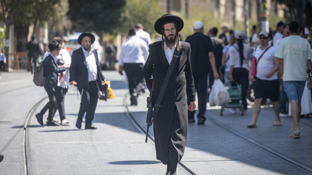 חייל חרדי בירושלים