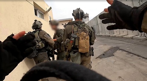 תיעוד דרמטי: לוחמי שייטת 13 מסתערים על מוצב סופה