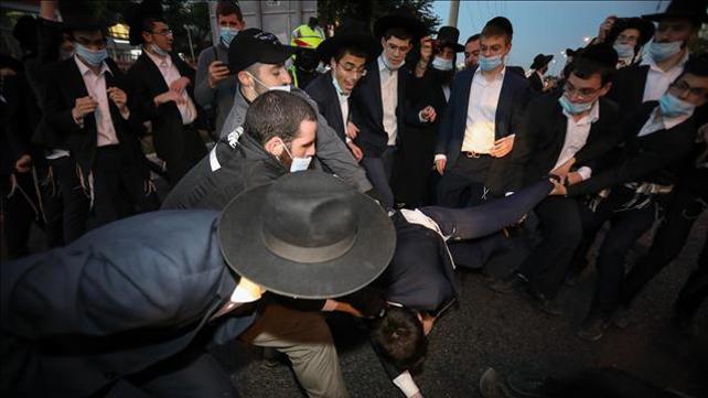 הפגנה אלימה במחאה על מות אהוביה סנדק. 27.12.20