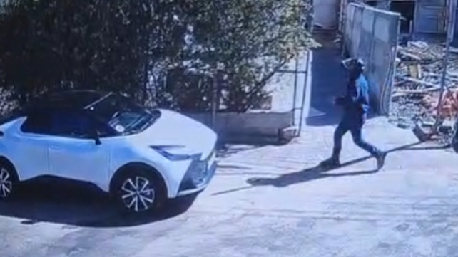 המחבל מסתובב בחדרה לפני הפיגוע