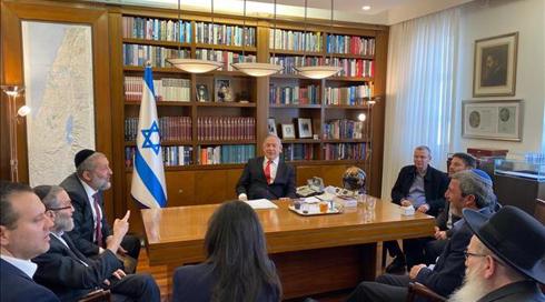 נתניהו זועם על התנהלות אדלשטיין ותוקף אותו בשיחות פנימיות