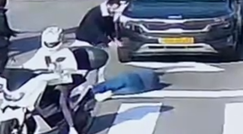 נעצר חשוד בן 32 שתקף גבר בן 73 בגלל ויכוח בכביש | תיעוד
