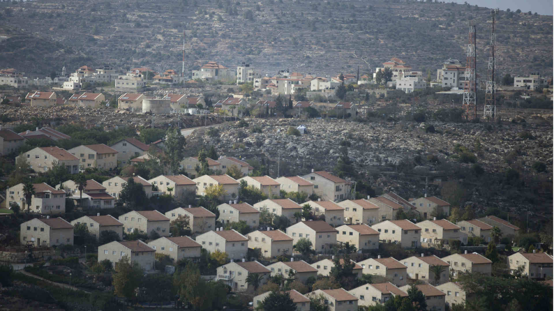 בתים בעפרה, בשנה שעברה
