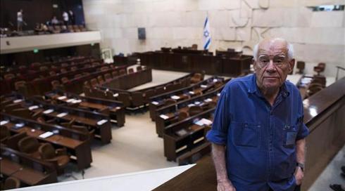 חתן פרס ישראל דני קרוון הלך לעולמו בגיל 90