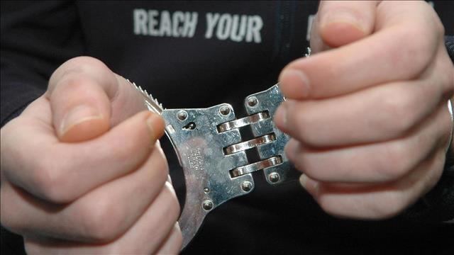 אזיקים