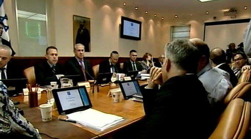 ככה זה תמיד נגמר: הוויכוח על דת ומדינה מפיל ממשלות בישראל מאז קום המדינה