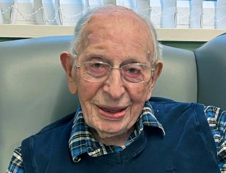 האיש המבוגר בעולם ג'ון אלפרד טיניסווד 