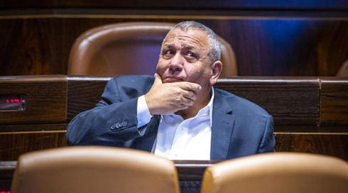 "ישר!" אבל מסובך: 4 הערות על המפלגה החדשה של איזנקוט