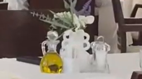 כ"ץ שכח את הטלפון הנייד על שולחן המזנון בכנסת