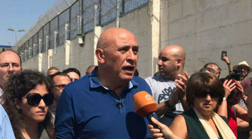 גטאס נכלא לשנתיים: "נכנס גאה, זקוף קומה וראש מורם"