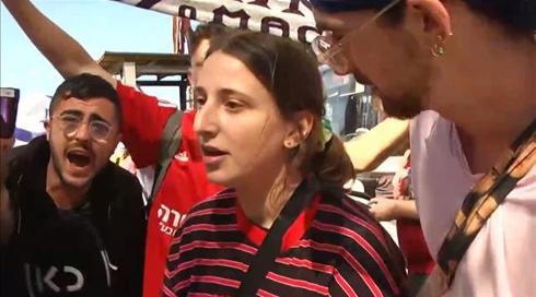 אלונה סער בהפגנה בתל אביב: "אכלתי מכות"