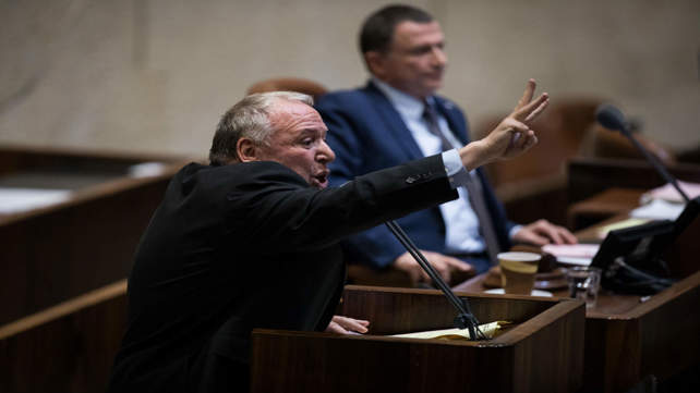 יוזם הצעת החוק בהצבעה, ח"כ דוד אמסלם