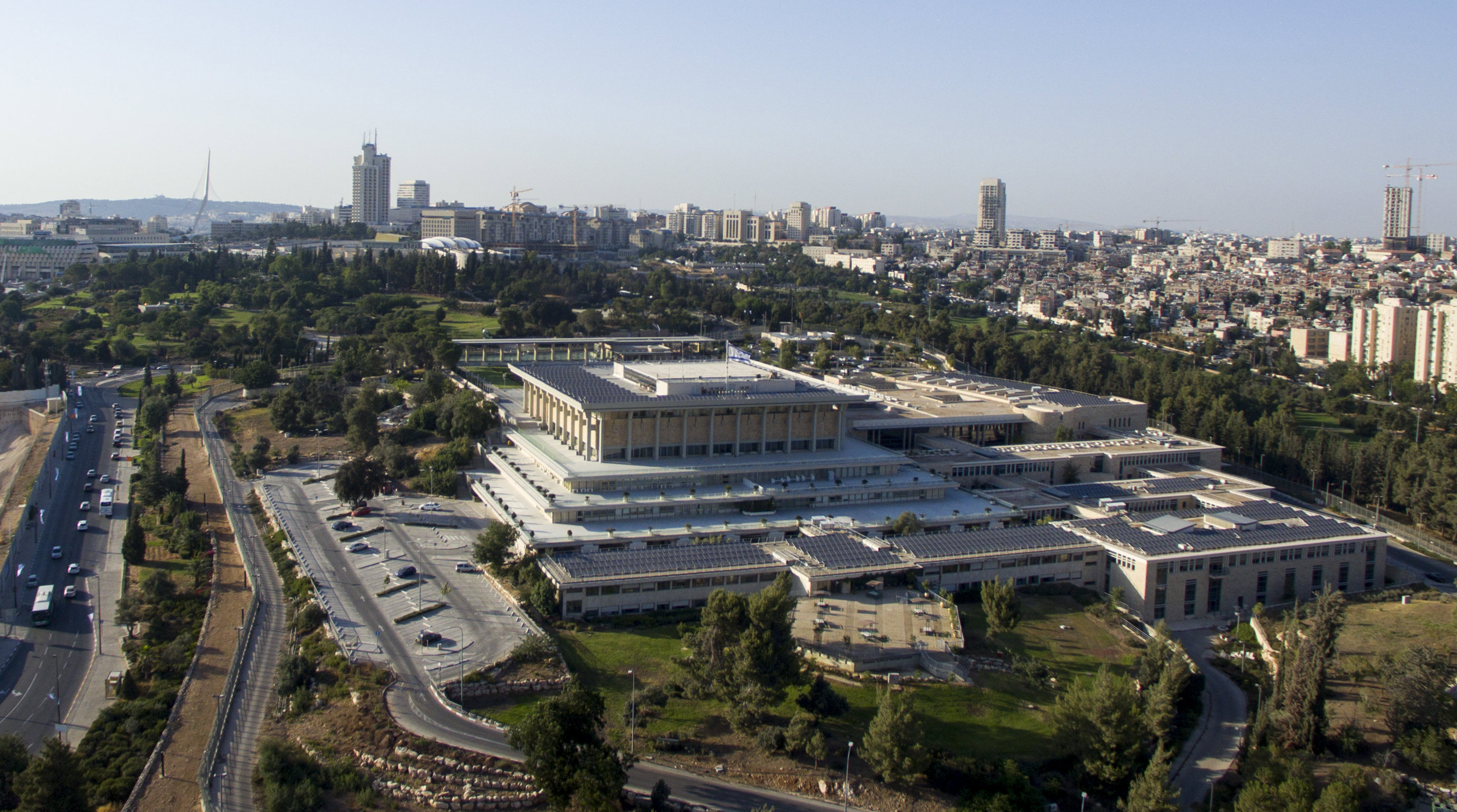מבט אווירי על משכן הכנסת בירושלים