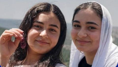הנערות שטבעו בנהר הירדן: אימאן ח'יר (משמאל) וחלא עזאם